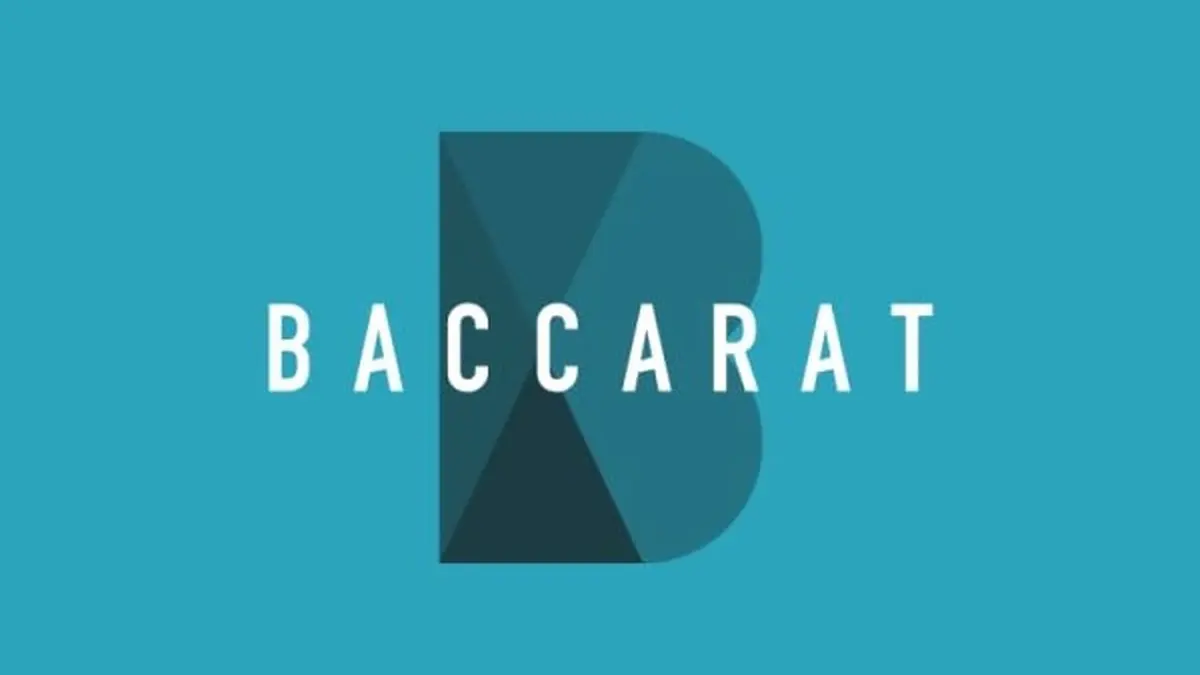 Mesa de Baccarat digital com atmosfera sombria e elegante